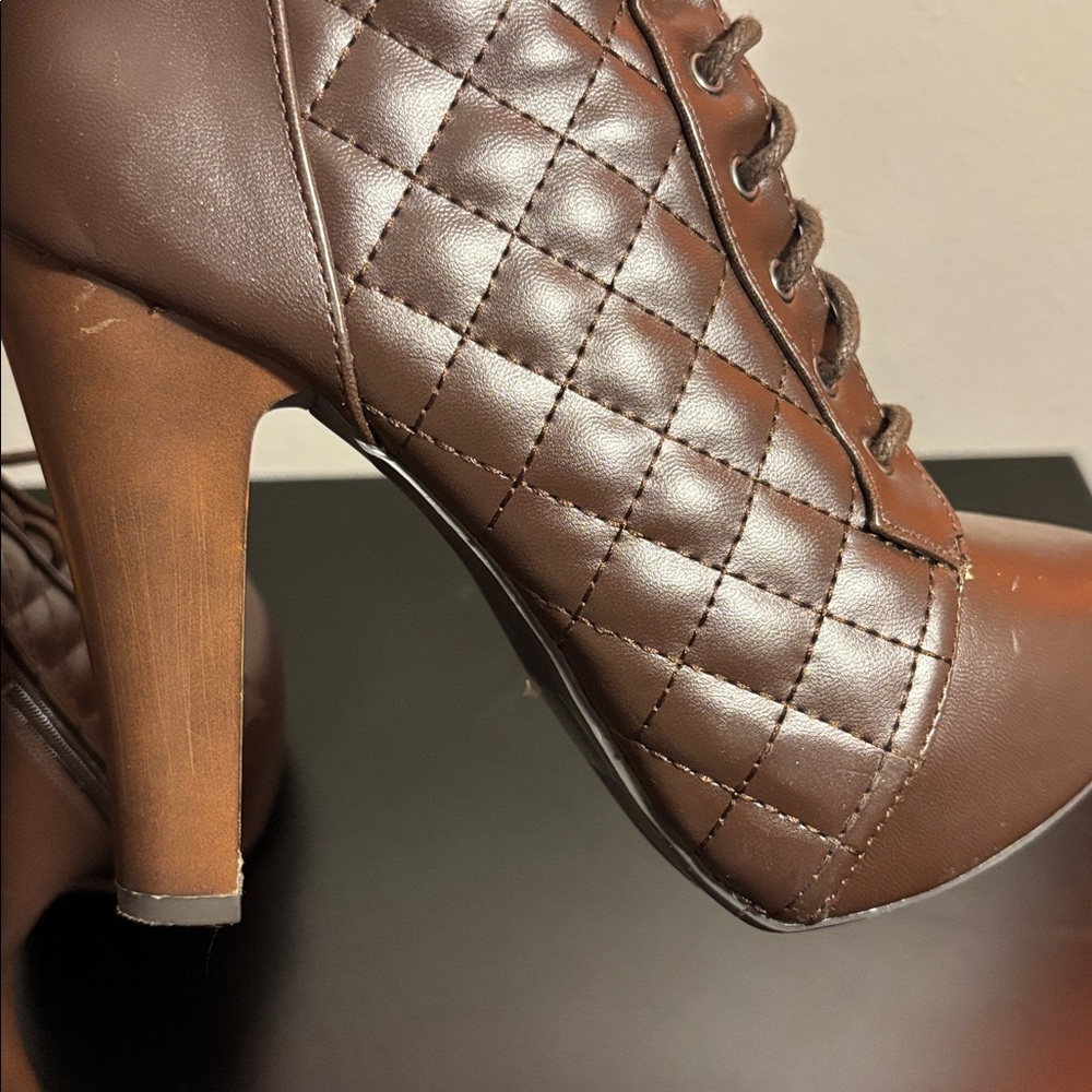 Brown Quilted Lace-Up Ankle Boots
